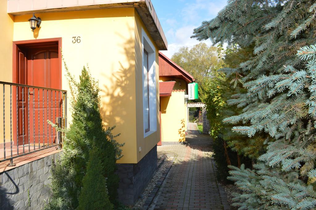 Davi Penzion&Bowling Rožňava Exterior foto